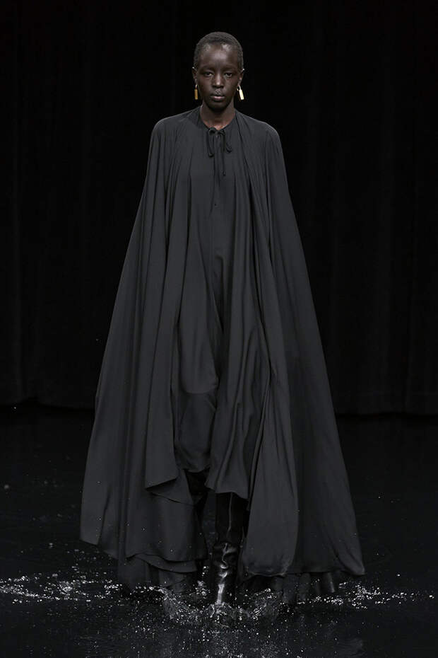 Balenciaga осень-зима 2020