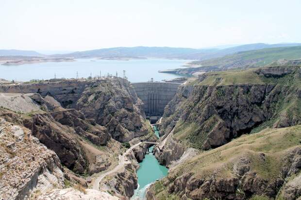 Чиркейская ГЭС: где находится самая живописная плотина России