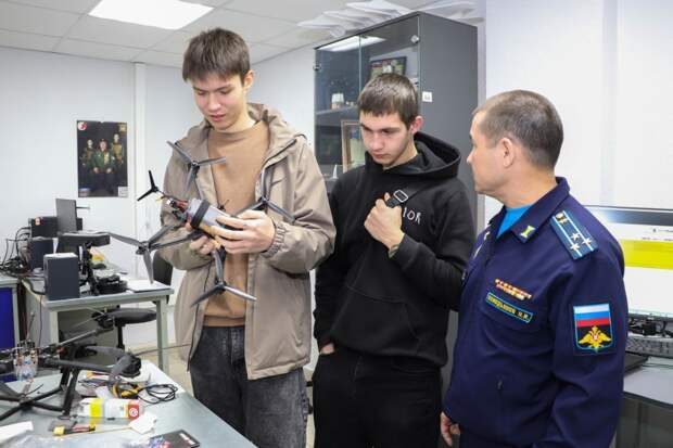 Новые горизонты службы: студенты МГТУ в Майкопе знакомятся с перспективной карьерой в беспилотной авиации