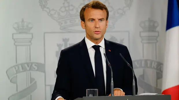 Макрон предложил Италии помощь в связи с обрушением моста в Генуе