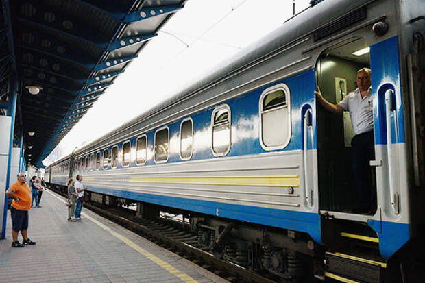 В Киеве «запустили» железнодорожное сообщение с Крымом и Донбассом