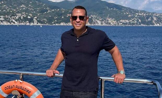 Алекс Родригес отпраздновал день рождения в том же городе, что и Дженнифер Лопес