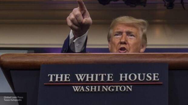 Трамп ограничил въезд в США аспирантов и докторов наук из КНР Трамп ограничил въезд в США аспирантов и докторов наук из КНР