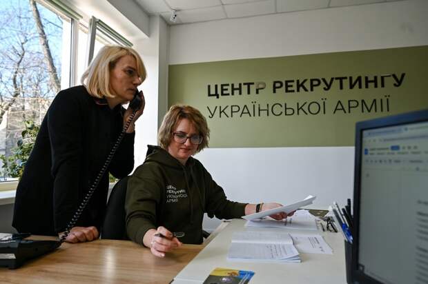 Жители Николаева стараются всеми возможными способами избежать мобилизации.-2