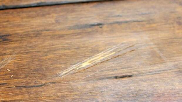 Как удалить царапины любой глубины с деревянной поверхности