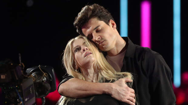 Недавно родившая Трусова оставила мужа ради времени с актером из «Молодежки»