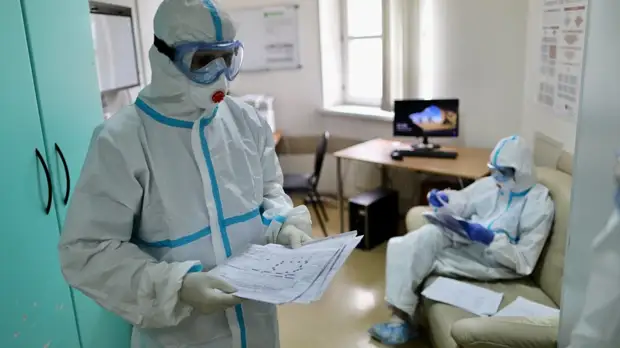 Иммунолог Продеус рассказал о действиях после контакта с заболевшим COVID-19