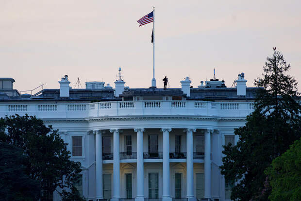 Спецслужбы США засекли разговор приближенного Трампа с иностранной разведкой