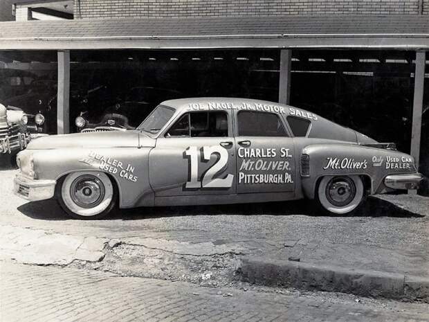 В 50-е некоторые частники выставляли Tucker 48 на гонки сток-каров, набиравшего популярность чемпионата NASCAR Tucker, авто, олдтаймер, ретро авто