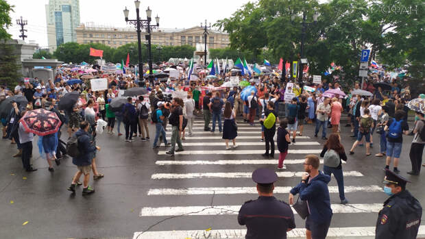Хабаровск устает от митингов: меньше трех тысяч участников, много приезжих, фриков и детей