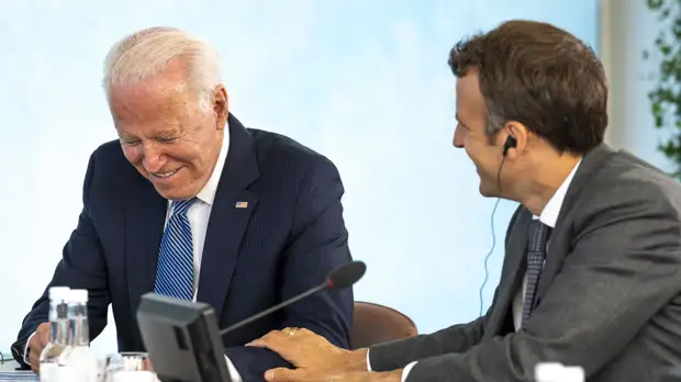 В ближайшие дни Макрон и Байден обсудят вопрос о подлодках