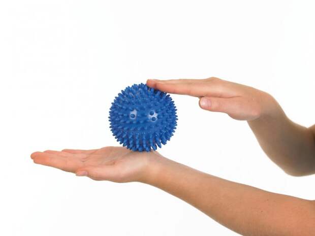 noppenball_haende_anw_web