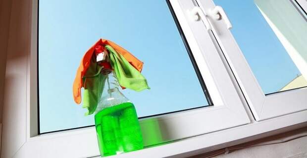 Раз в году можно мыть окна с наружной стороны. / Фото: cleantime.by