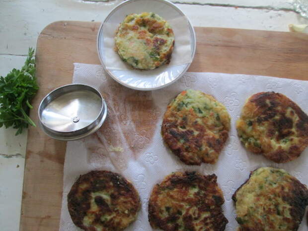 Мини-пирог из картофельных коржей - оригинальная и очень вкусная закуска