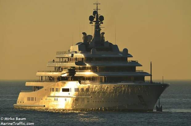 Russian Oligarch Docks World's Largest Yacht Just Down The Road From Mar-A-Lago