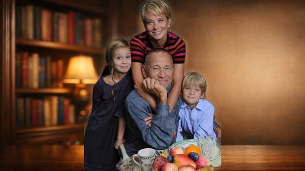 13 лет дочь в коме, а отец «по-прежнему винит себя»: Юлия Высоцкая и Андрей Кончаловский: жизнь с болью и новое счастье