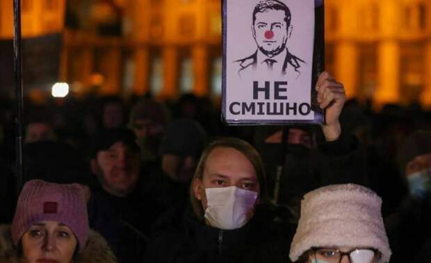 Более половины украинцев не считают независимую Украину государством, за которое стоит идти сражаться.