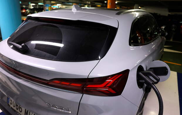 Электрокары победили бензиновые авто в борьбе за важный рынок