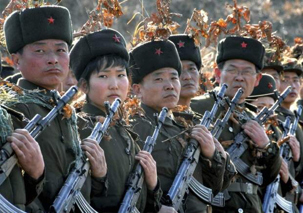 Боевая мощь воинственной КНДР в фотографиях