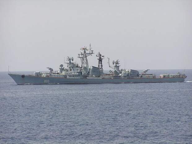 США вновь заявила об "опасном сближении" с российским военным кораблем