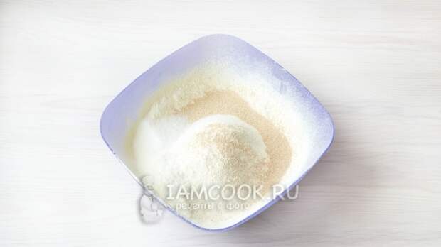 Смешали муку с дрожжами