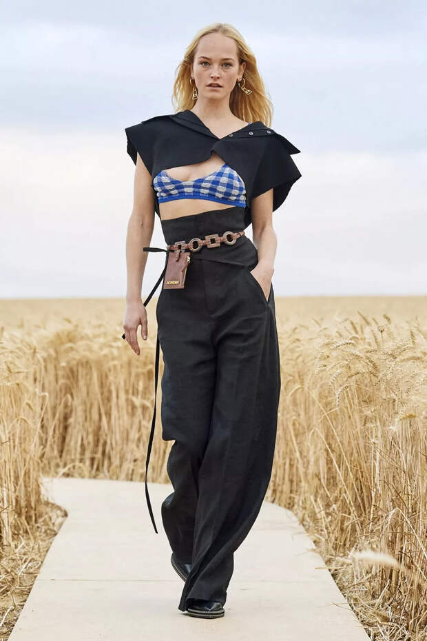 Jacquemus Spring/Summer 2021 Ready-to-Wear Jacquemus Spring/Summer 2021 Ready-to-Wear Collection