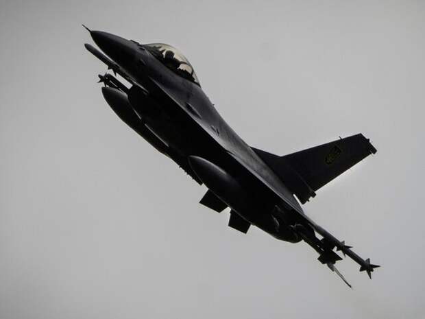 КСИР заявил о поражении американского истребителя F-16 и беспилотника MQ-9