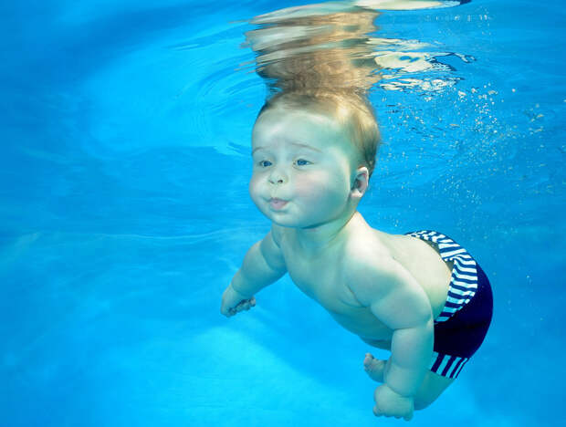 mladentx Плавающие под водой младенцы
