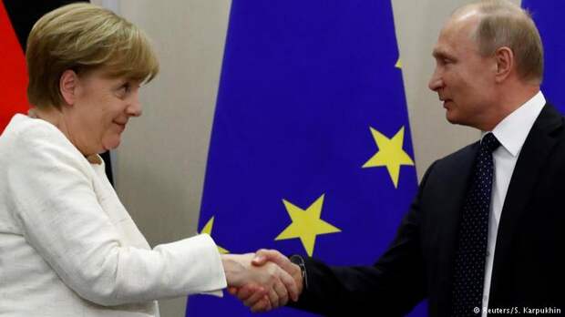 Ангела Меркель и Владимир Путин на встрече в Сочи