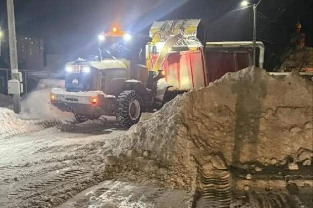 В Котовске идёт борьба со снежными заносами