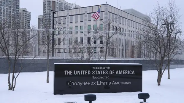 Посольство США в Киеве: Госдеп призвал некоторых дипломатов покинуть Украину