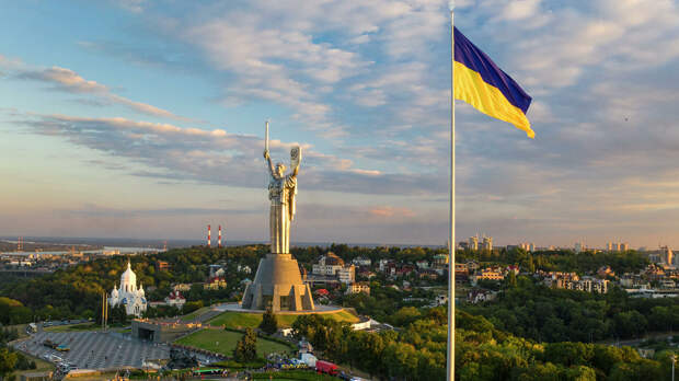 Самый большой флаг Украины в Киеве - РИА Новости, 1920, 16.10.2021