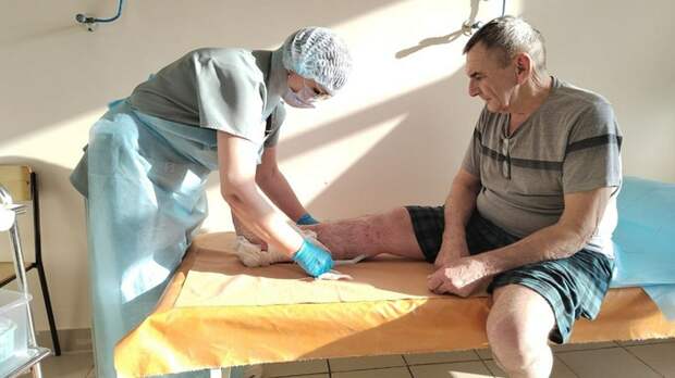 "Не попал бы сюда — уже не ходил бы". Как в Барнауле спасают людей от ампутации рук и ног