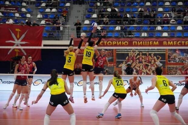 В Туле стартовал полуфинальный матч Кубка России по волейболу «Тулица» — «Ленинградка»