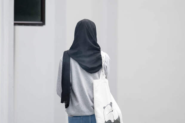 Guardian: жительница Афганистана не смогла развестись с мужем-тираном через суд