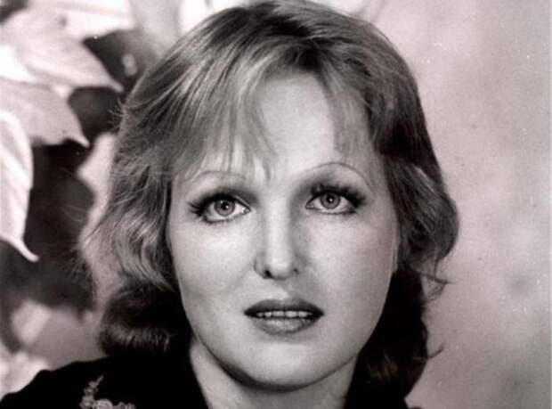 Талантливая и востребованная актриса СССР Елена Соловей эмигрировала в США: какая судьба ее там ожидала и как выглядит красавица сегодня