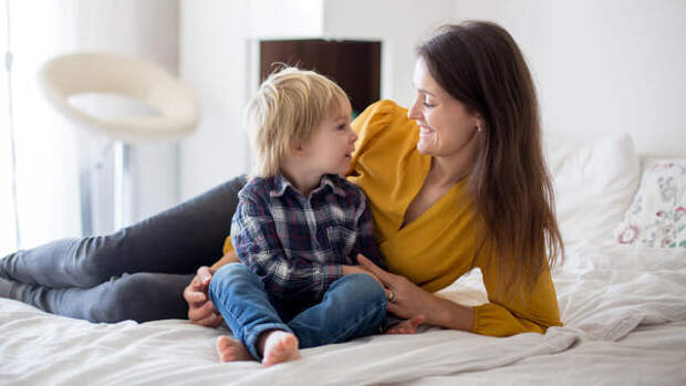 Если ребенок ябедничает: как правильно на это реагировать