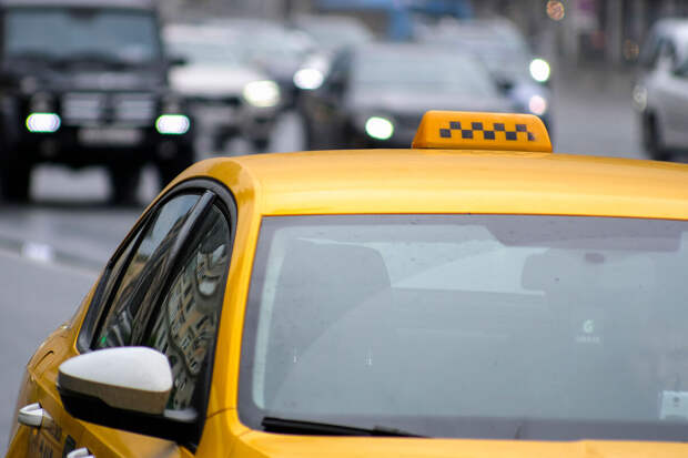 Закон о локализации автомобилей такси примут до конца лета