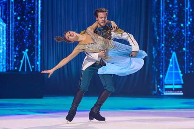 Синицина получила глубокий порез ноги на ледовом шоу — ей наложили четыре шва