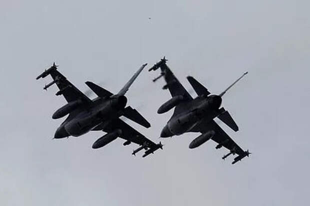 Полковник усомнился в возможности использовать истребители F-16 на Украине