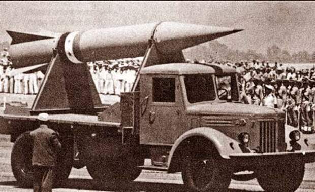 Египетская ракета «Аль-Кахир» («Завоеватель») дальность - 1100 км способна нести заряд в одну тонну. /фото реставрировано мной, изображение взято из открытых источников/