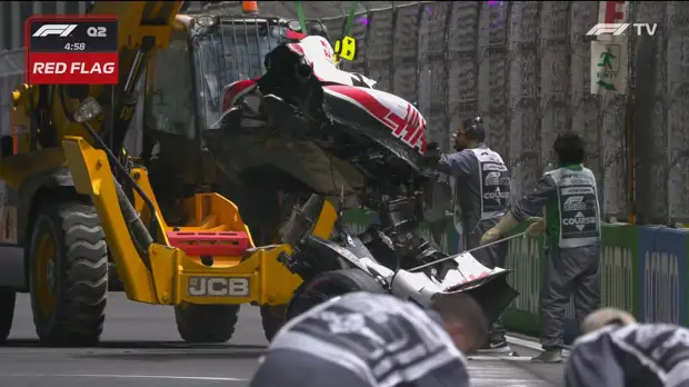 Шумахер разбил болид, квалификация к Гран-при Саудовской Аравии снова прервана красными флагами