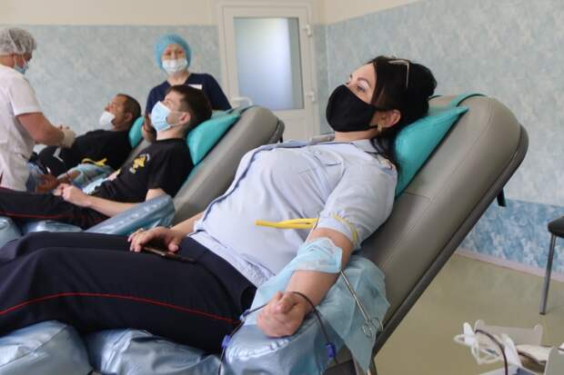 Это наш долг: донорами крови стали госавтоинспекторы Уссурийска