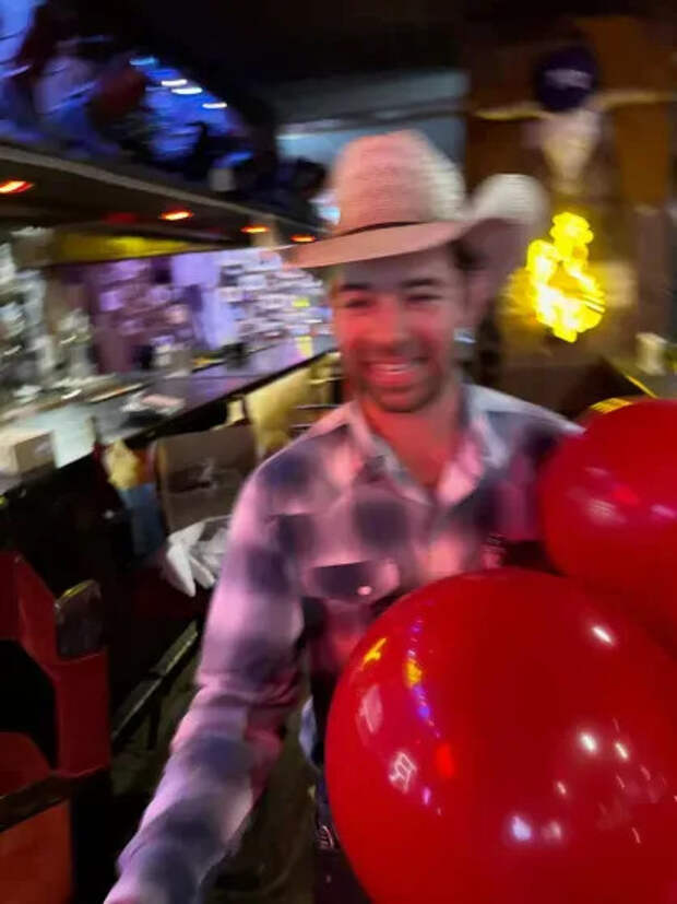 Адан Бануэлос