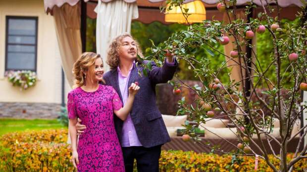 «У каждого свои сумасшествия»: как российские звезды готовятся к дачному сезону