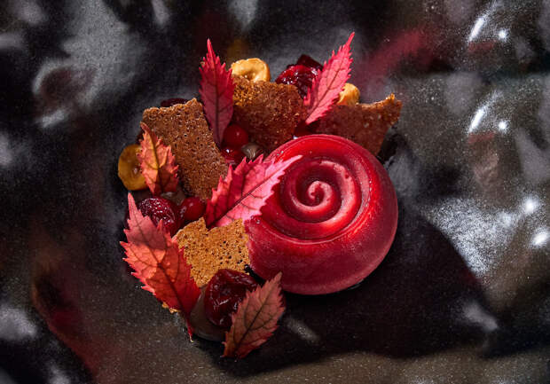 Вишня со специями и шоколадом