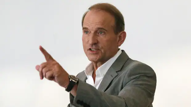 «Убрать с дороги оппозицию»: почему на Украине выдвинули новые обвинения против Виктора Медведчука