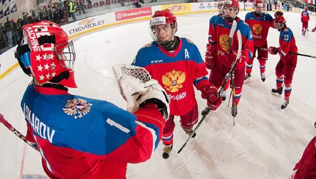 Российские хоккеисты проиграли команде WHL в Суперсерии
