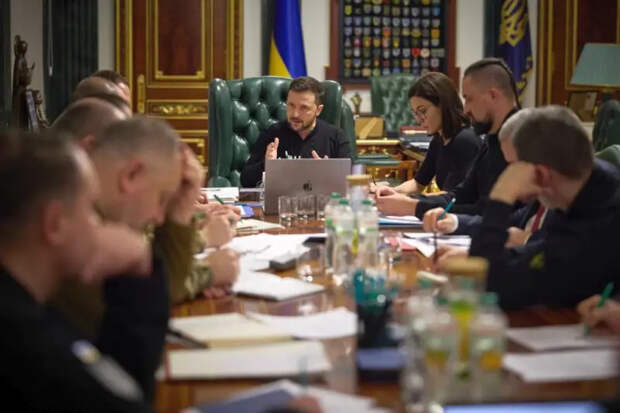 Разворот Зеленского: "Всё! Готовим план на 3 года войны". Помощница Буша: "Пора Путина раздавить"