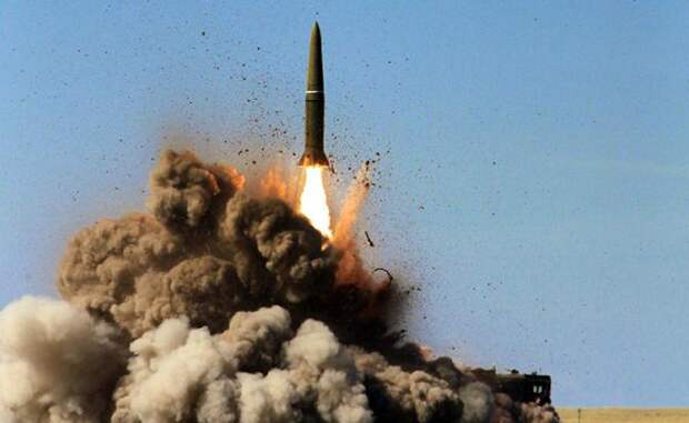 Ночной прилет по Киеву: «Искандеры» погрузили город во тьму, очереди на АЗС, 500 многоэтажек без тепла